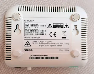 ONT Nokia G-010-G con todos los accesorios.