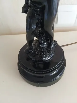 Lámpara de mesa negra