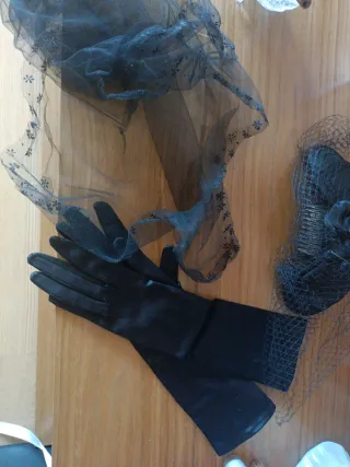 Tocado ceremonia con guantes negro