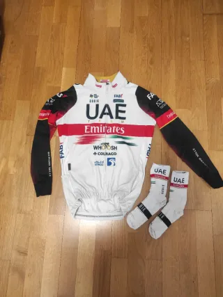 Conjunto Ciclismo UAE Team Emirates Gobik