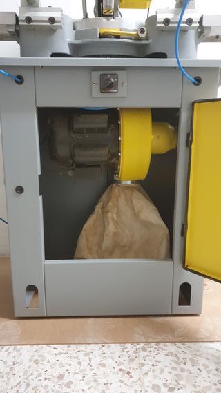 Sierra circular con brazos, aspiración y sistemas