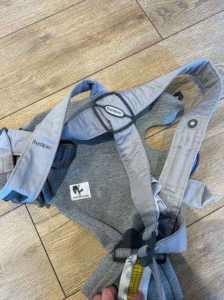 Mochila Porta Bebé BabyBjörn Mini Gris