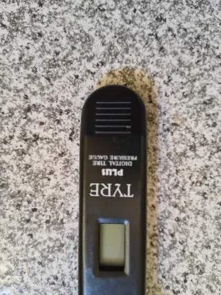 Medidor Presión Neumáticos Digital