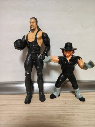 Lote 2 Figuras Undertaker WWE