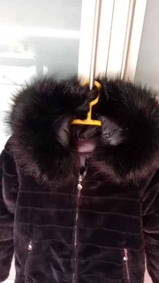 Abrigo reversible pelo y anorak negro