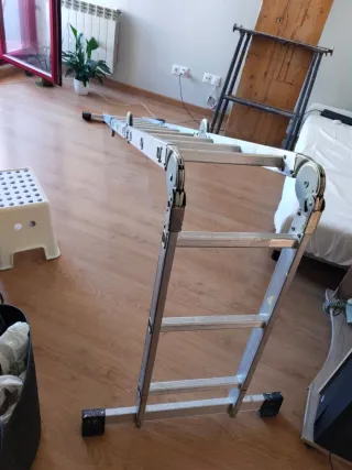 Escalera aluminio multiposición plegable