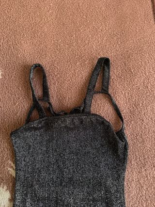 Vestido fiesta negro brillante tirantes