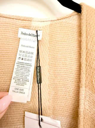 Capa Poncho Cuadros Flecos Pedro del Hierro