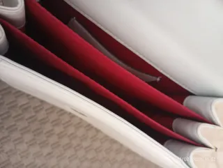 Bolso Blanco con Serpiente