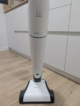 Aspirador Kobold VB100 con accesorios