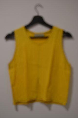 Blusa corta amarilla con rayas