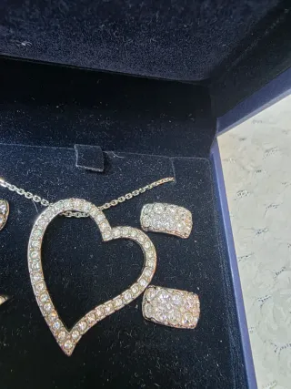 Conjunto Swarovski Corazón y Pendientes