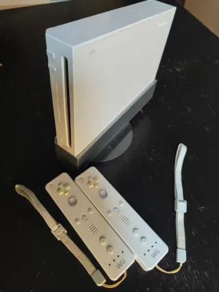 Nintendo Wii + 3 Juegos + Accesorios