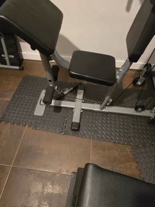 Máquina de gimnasio multifunción