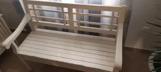 Banco de madera blanco antiguo