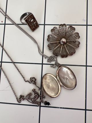 Lote bisutería plata: collar, colgante, anillo