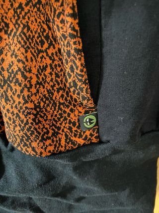 Sudadera La Gata Maula Naranja y Negra