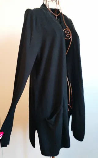Cardigan nero con tasche