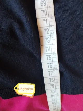 Cardigan nero con tasche