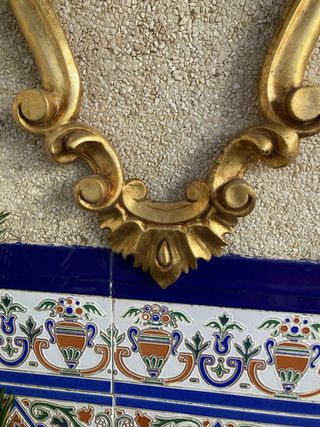 Marco decorativo pan de oro,  muy antiguo.