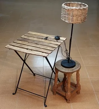 Tavolo pieghevole in legno teak e ferro