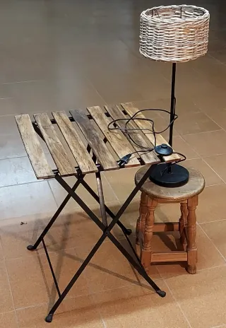 Tavolo pieghevole in legno teak e ferro