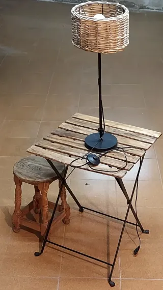 Tavolo pieghevole in legno teak e ferro