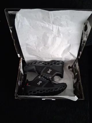 Zapatillas On Running Grises