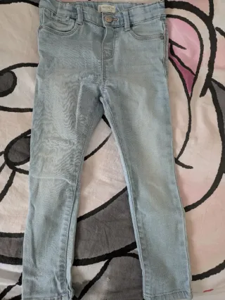 Lote 6 tejanos niña, tallas 92-98-104