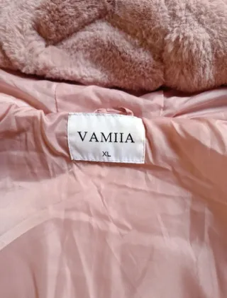 Abrigo rosa pelo con capucha