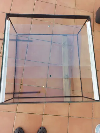 Acuario Cuadrado de  285L reales y de 90X90X40cm.