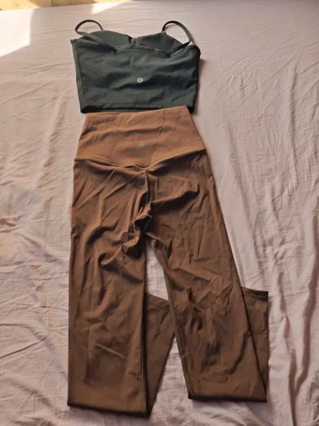 Conjunto deportivo top y leggings