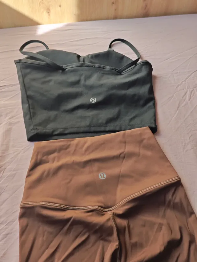 Conjunto deportivo top y leggings