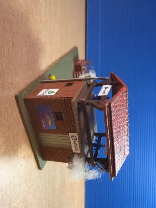 Muelle Carga ADIF Renfe Escala N + Locomotora