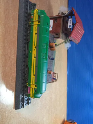 Muelle Carga ADIF Renfe Escala N + Locomotora