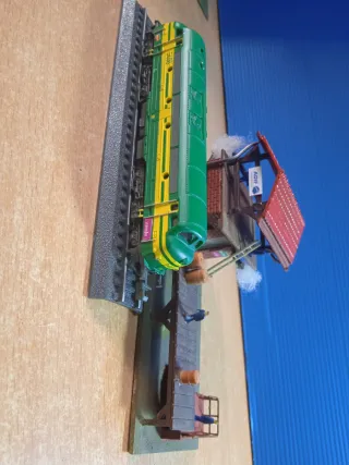 Muelle Carga ADIF Renfe Escala N + Locomotora