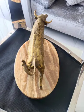 Figura Toro Bronce y Mármol Antigua