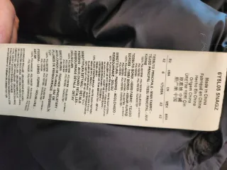 Plumas para MUJER joven de hoy Marca Armani Jeans