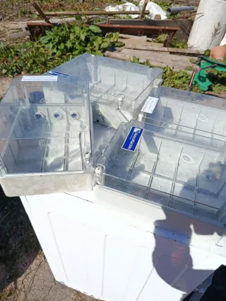 Cajas de conexión transparentes