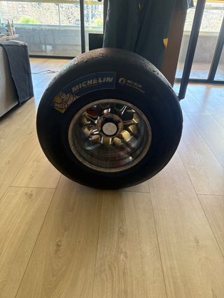 Llanta F1 Michelin Dorada
