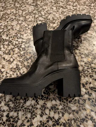 Botines Pull and Bear Negros Talla 40