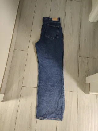 Pantalón vaquero recto ancho marca mango