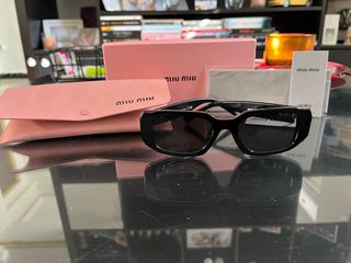 Gafas de sol Miu Miu 09WS Negras