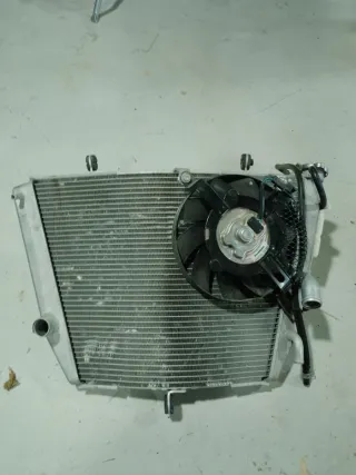 Radiador completo Suzuki GSXR con ventilador