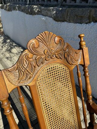 Mecedora antigua tallada madera maciza