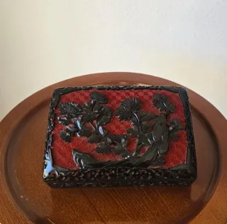 Caja china laca cinabrio flores