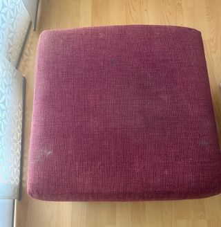 Sofá modular morado con puff