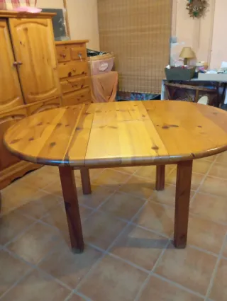Mesa de salón extensible de madera