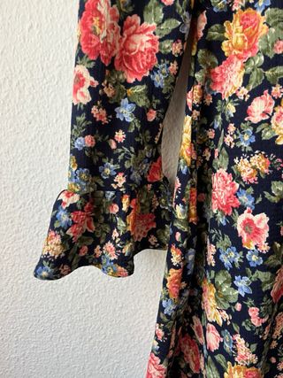 Vestido floral Zara manga larga