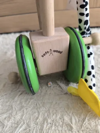 Juguete de madera para empujar tipo Montessori